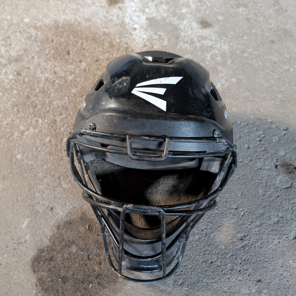 Easton Catchers Gear Set - Picture 2 of 4